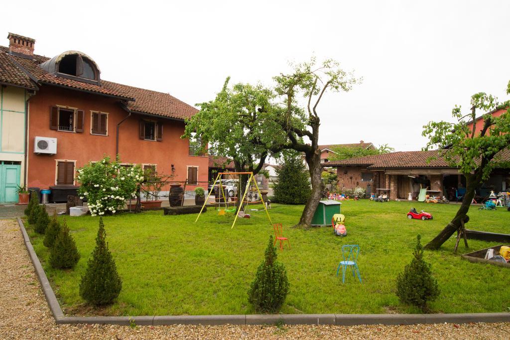 Agriturismo La Ca 'D Majin Poirino Bagian luar foto