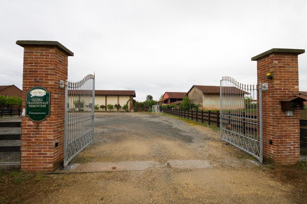 Agriturismo La Ca 'D Majin Poirino Bagian luar foto