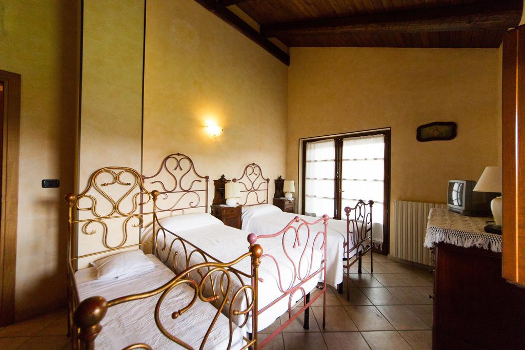 Agriturismo La Ca 'D Majin Poirino Ruang foto