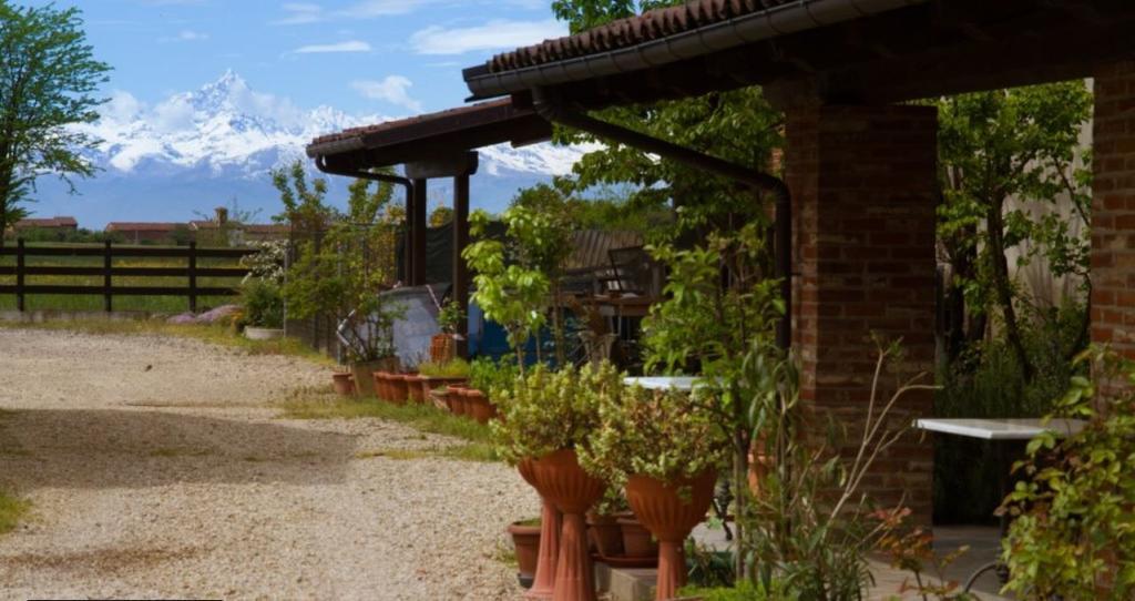 Agriturismo La Ca 'D Majin Poirino Bagian luar foto