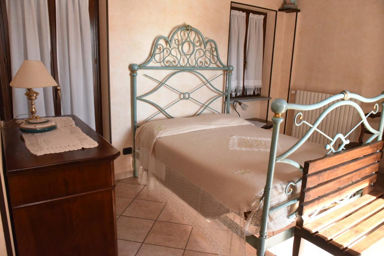 Agriturismo La Ca 'D Majin Poirino Bagian luar foto