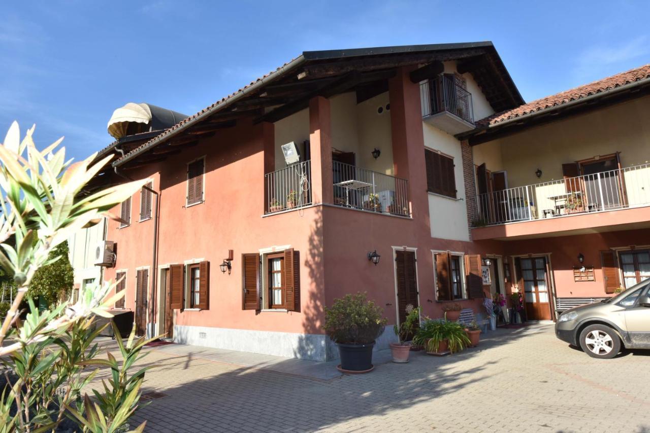 Agriturismo La Ca 'D Majin Poirino Bagian luar foto