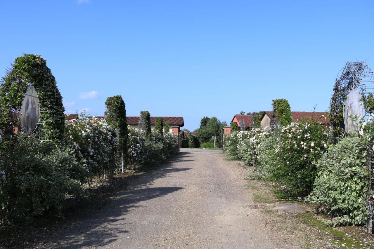 Agriturismo La Ca 'D Majin Poirino Bagian luar foto