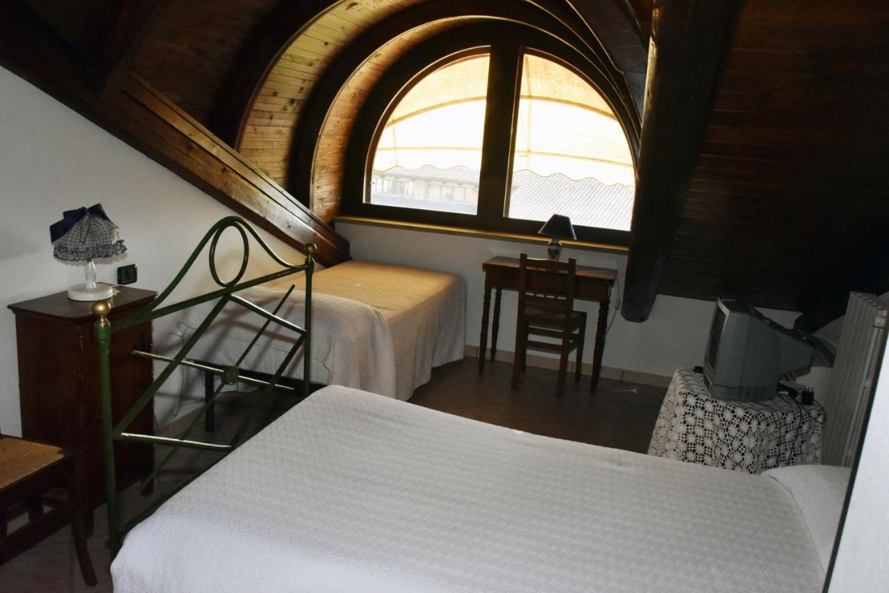 Agriturismo La Ca 'D Majin Poirino Bagian luar foto