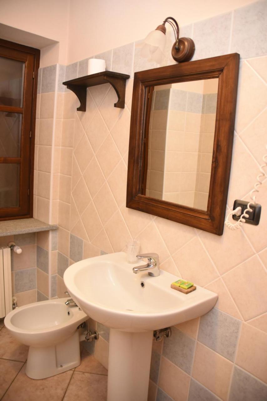 Agriturismo La Ca 'D Majin Poirino Bagian luar foto